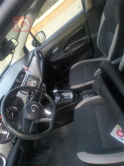 نيسان فيرسا